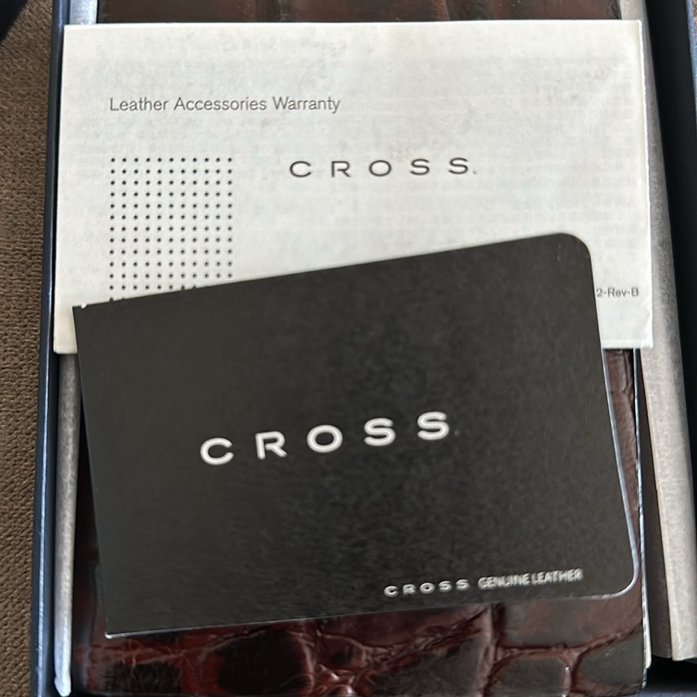 Cross Leather North Bi-Fold Wallet - Picture 6 of 8